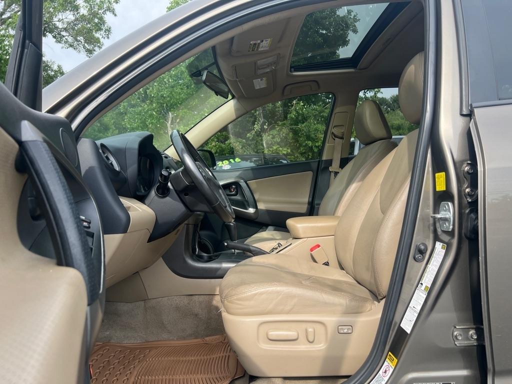 Toyota RAV4  2010
