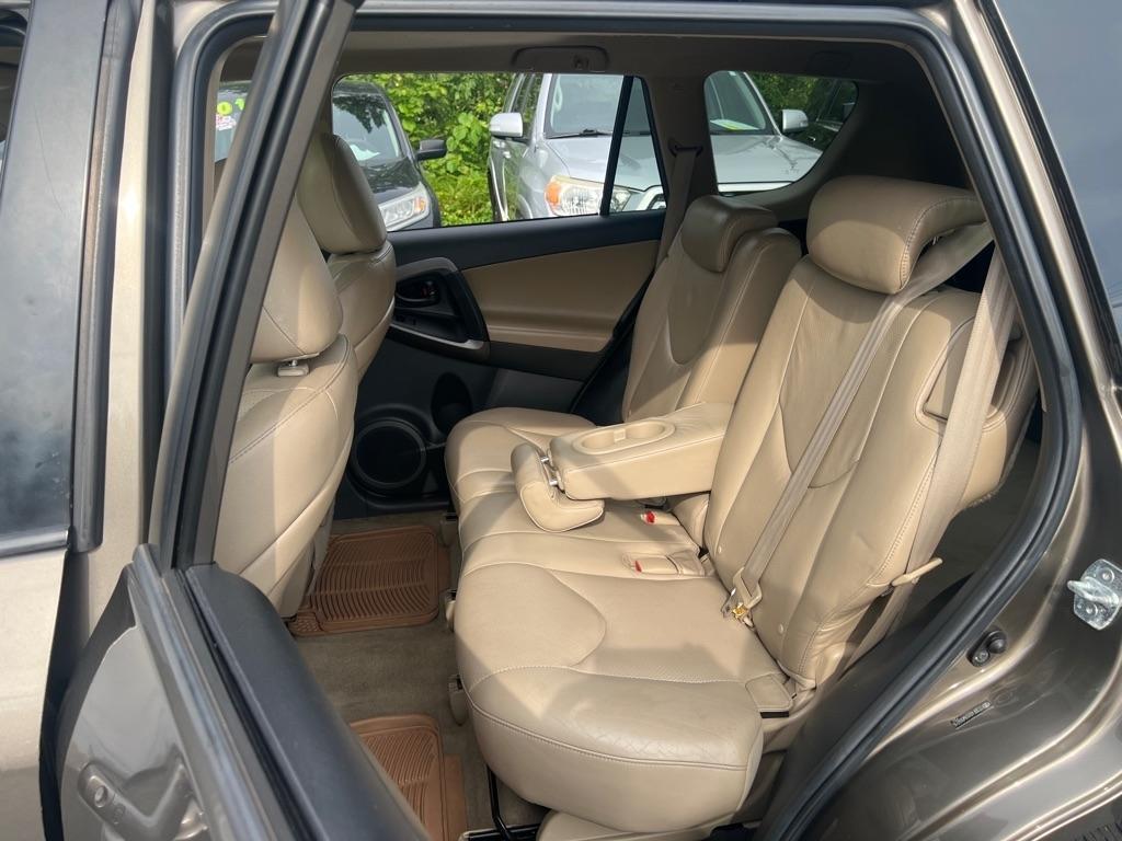 Toyota RAV4  2010