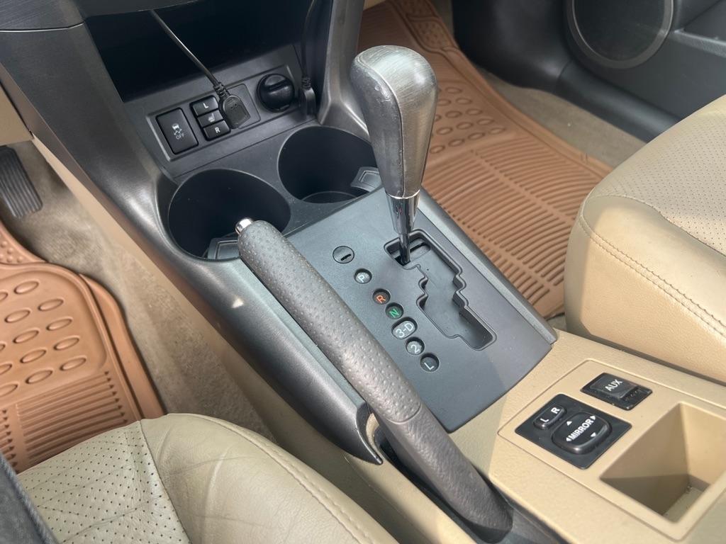 Toyota RAV4  2010