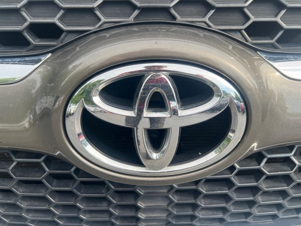 Toyota RAV4  2010