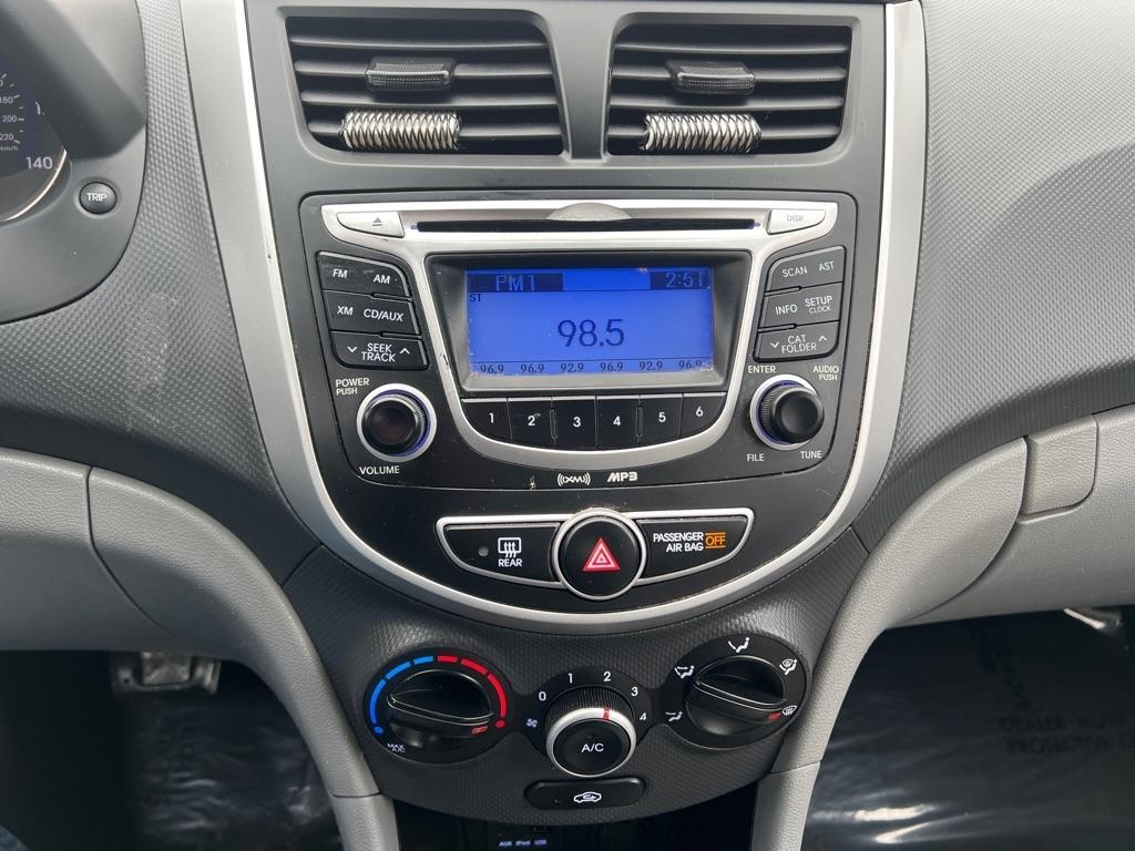 Hyundai Accent  2013