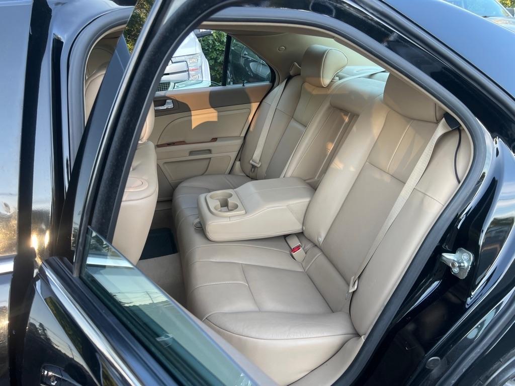 Cadillac STS  2008