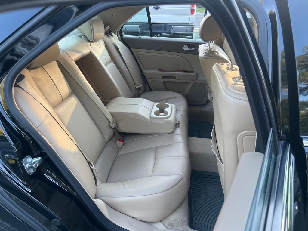 Cadillac STS  2008