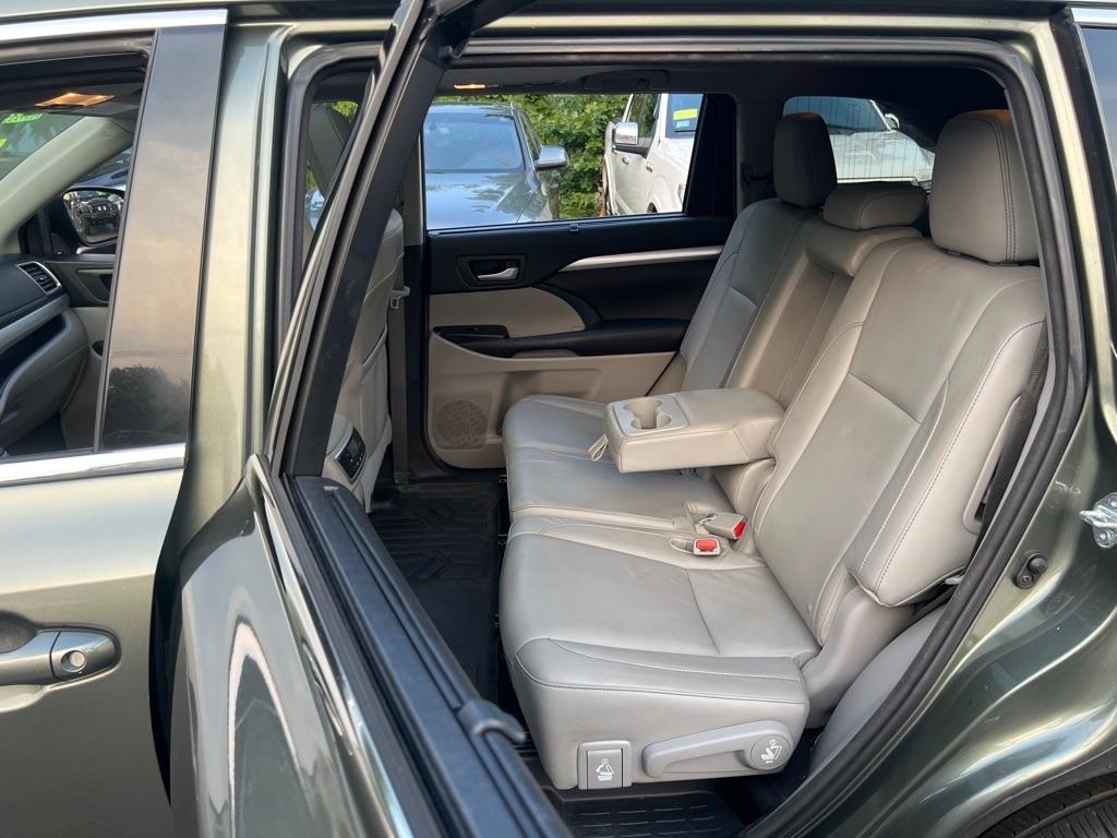 Toyota Highlander  2016