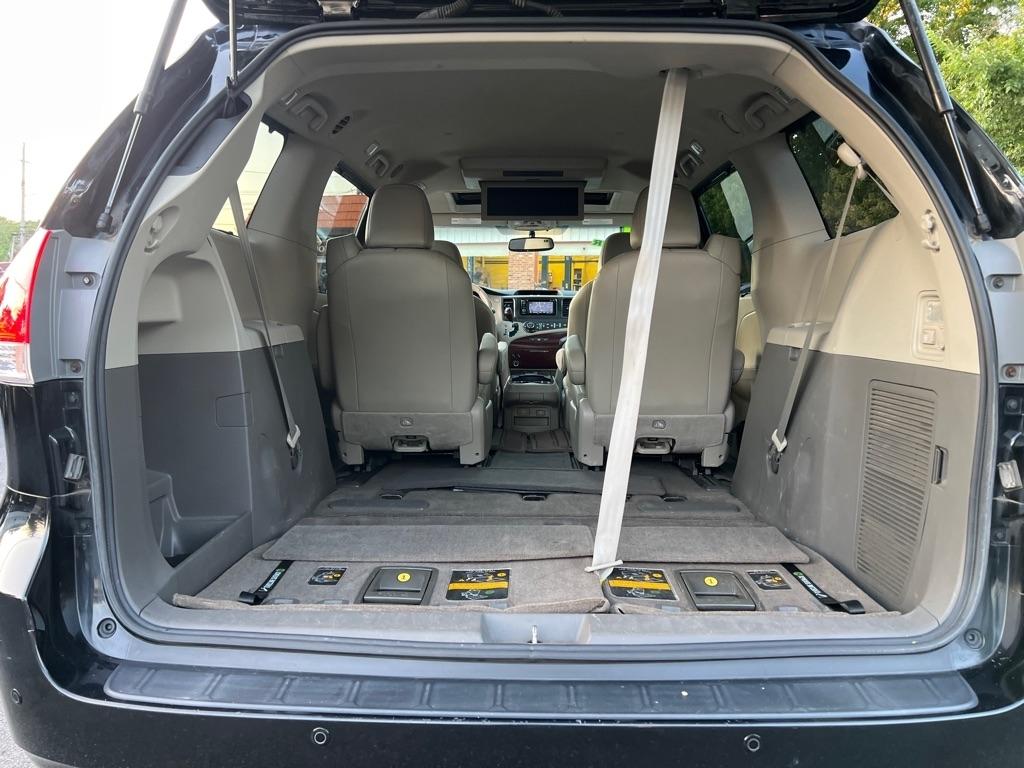 Toyota Sienna  2014
