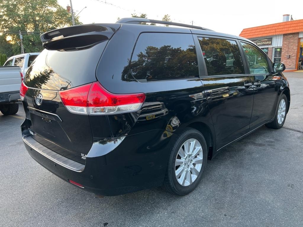 Toyota Sienna  2014
