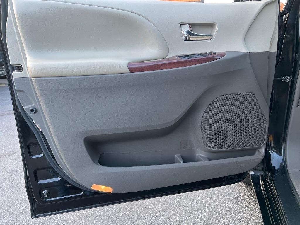 Toyota Sienna  2014