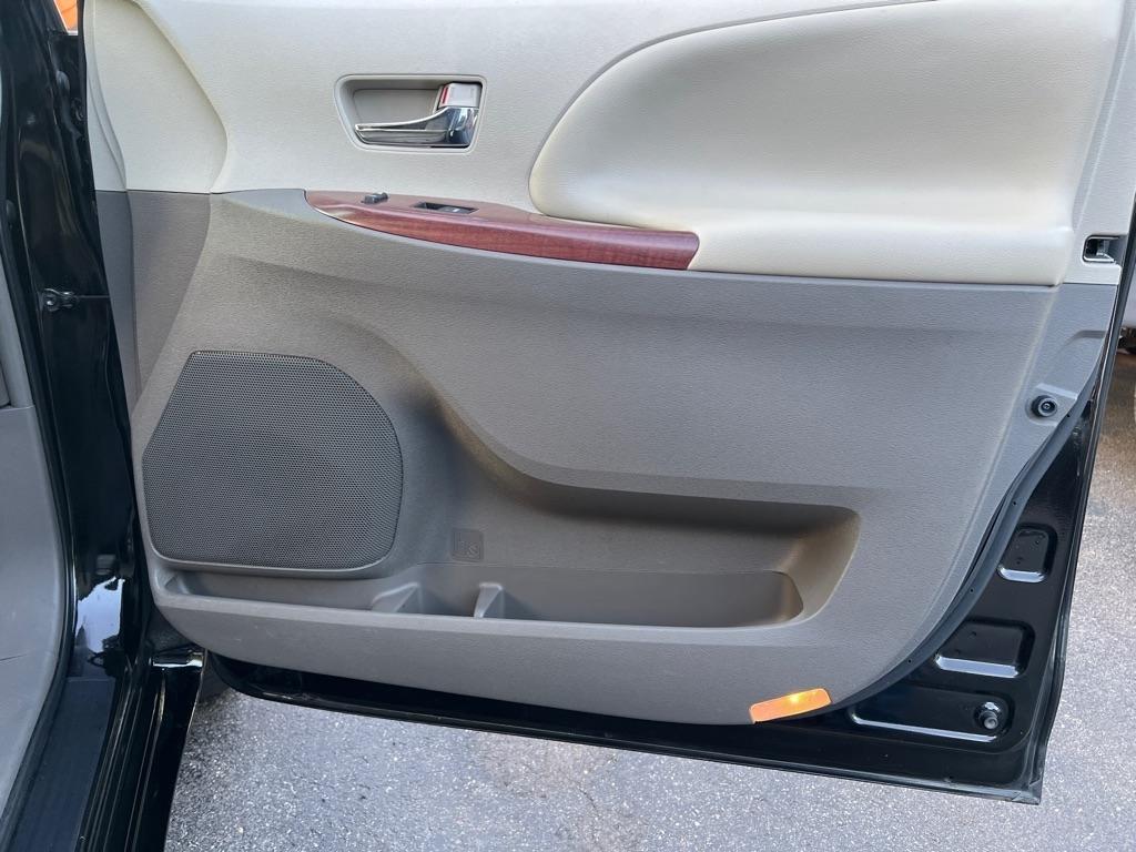 Toyota Sienna  2014