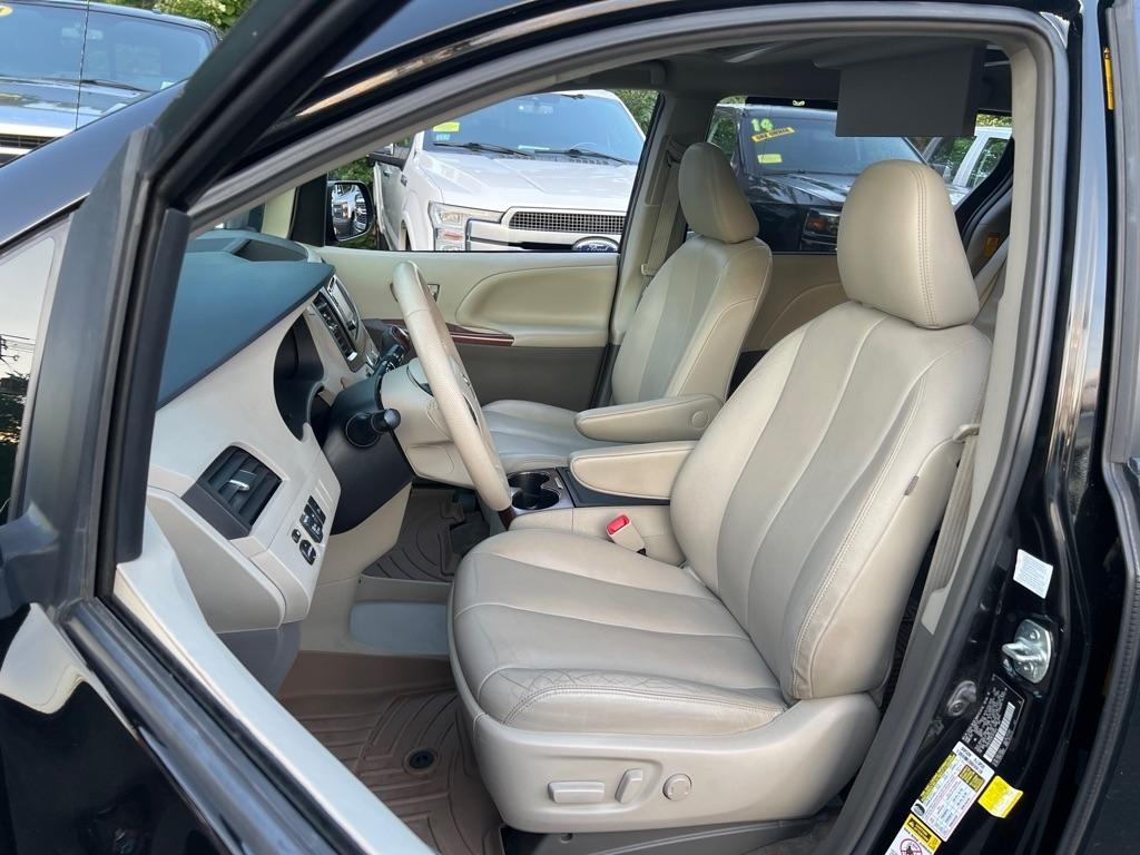 Toyota Sienna  2014