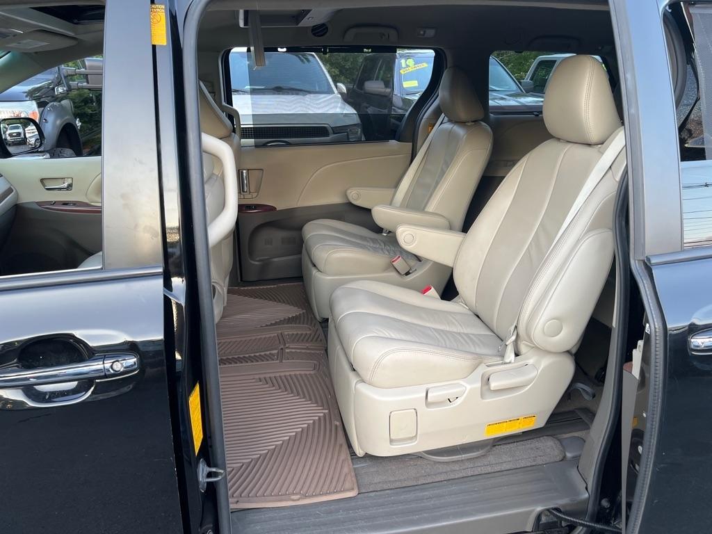 Toyota Sienna  2014