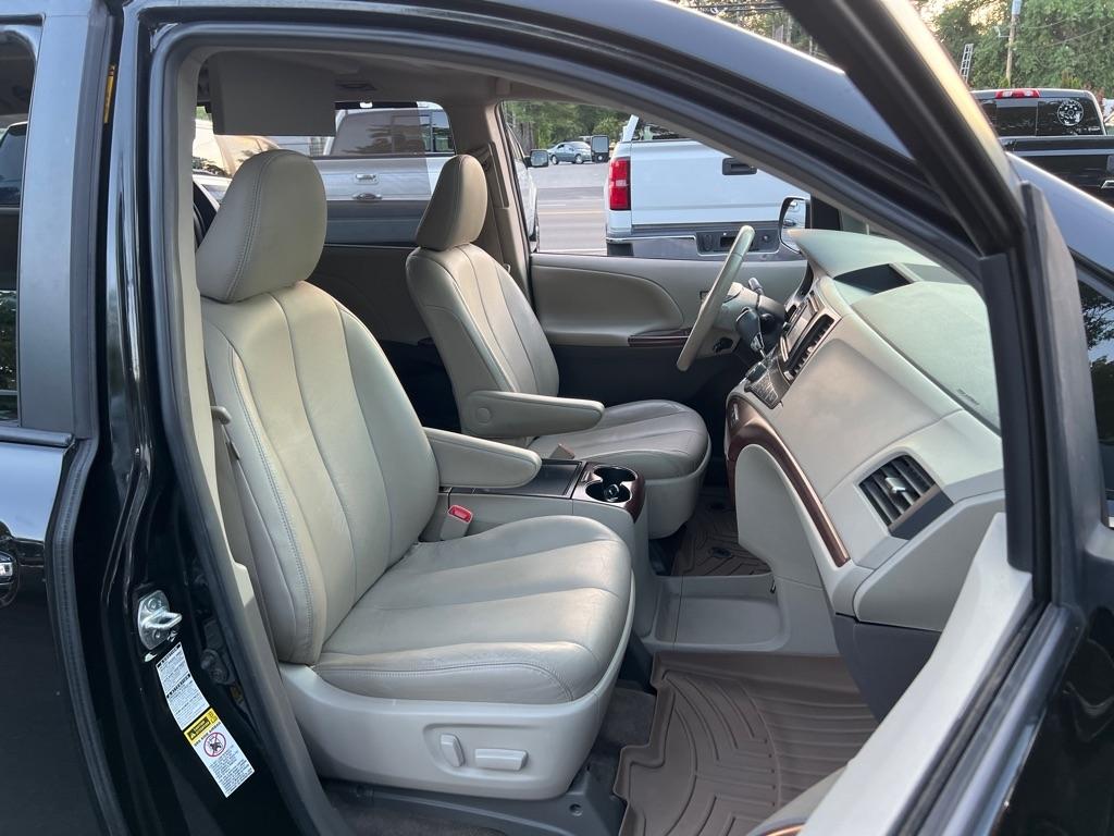 Toyota Sienna  2014