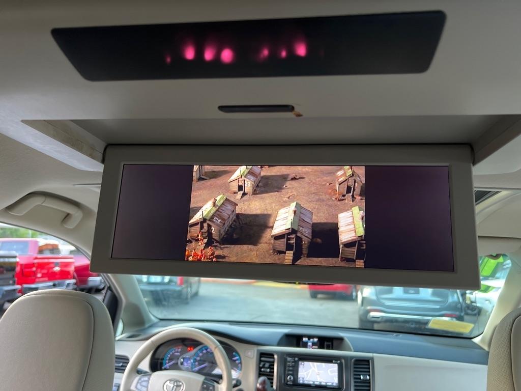 Toyota Sienna  2014