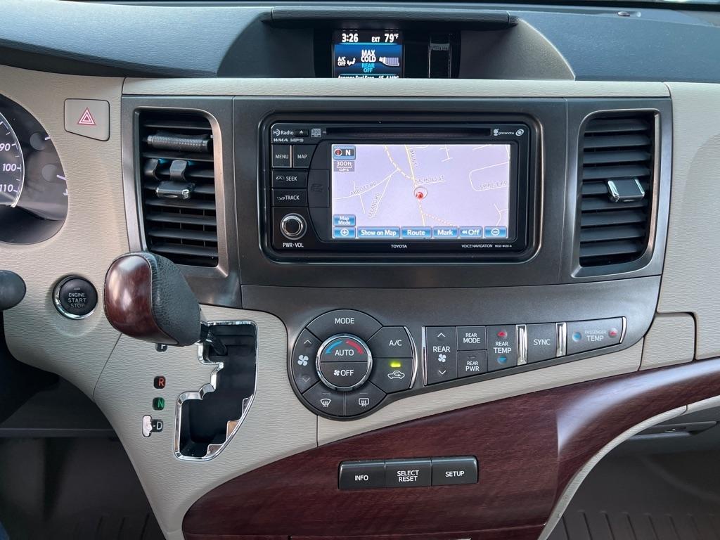 Toyota Sienna  2014