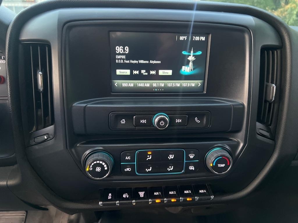 Chevrolet Silverado MD  2022