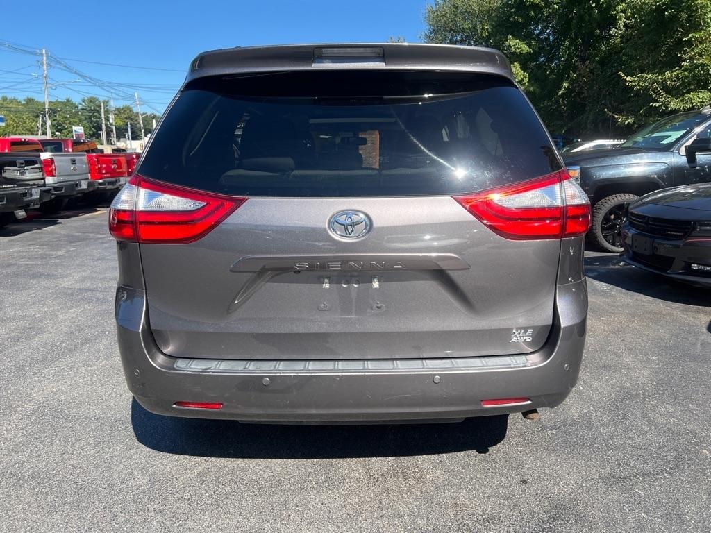 Toyota Sienna  2015