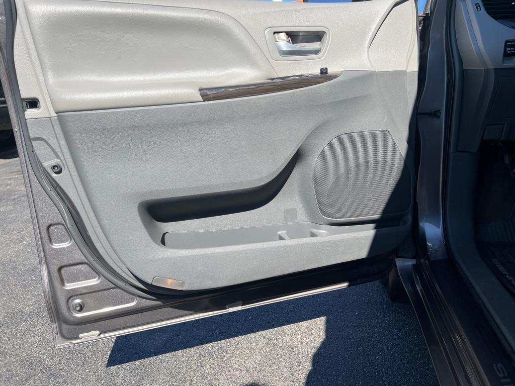 Toyota Sienna  2015
