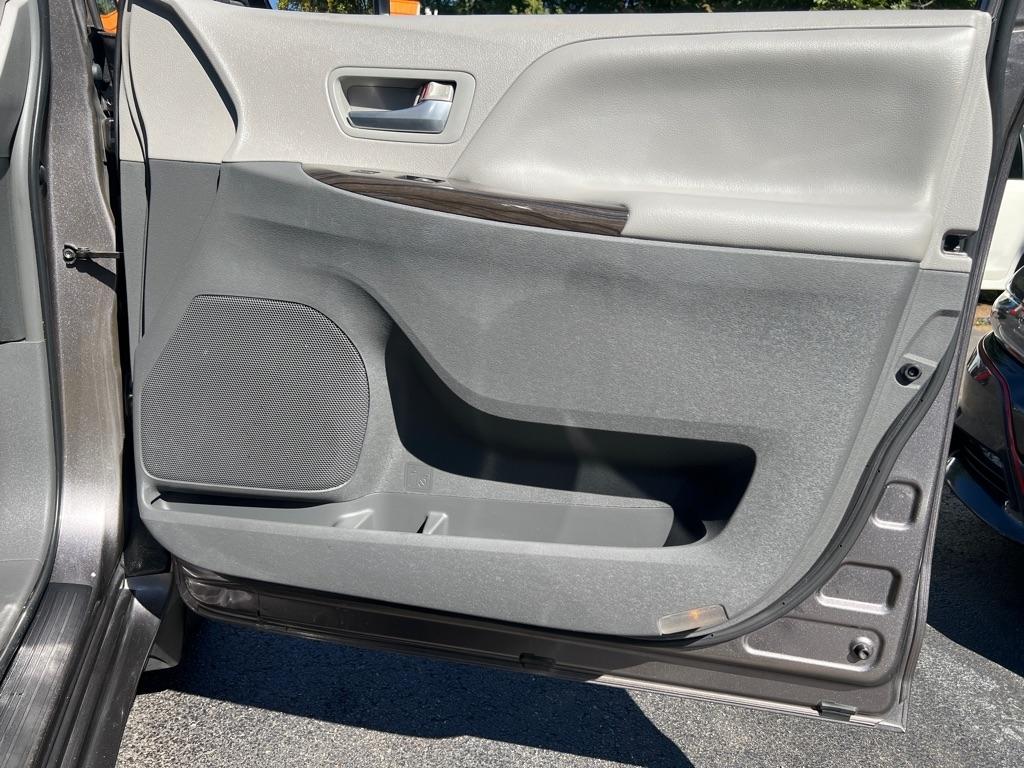 Toyota Sienna  2015