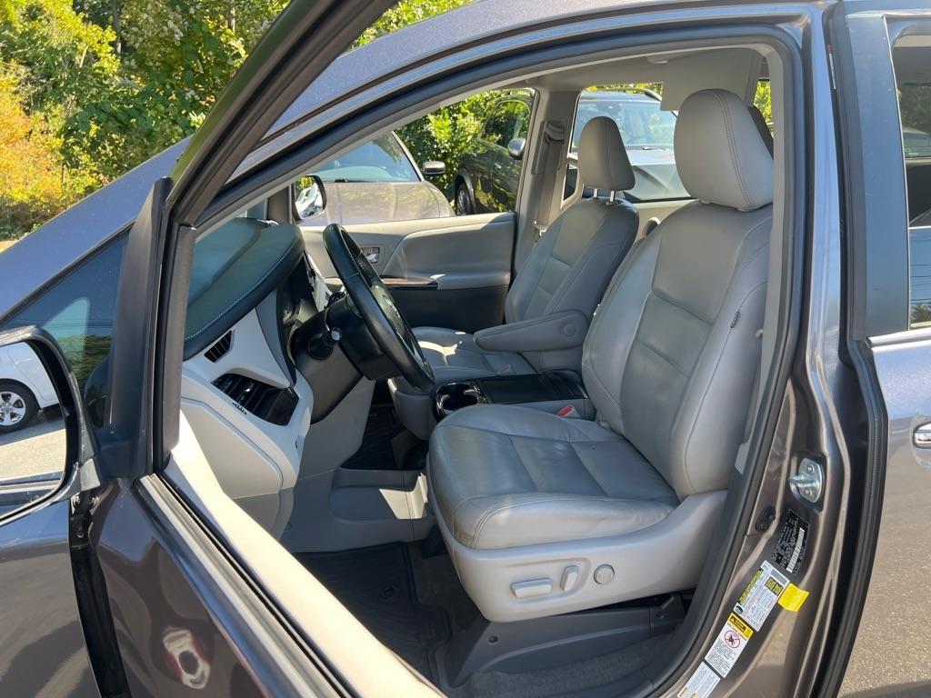 Toyota Sienna  2015