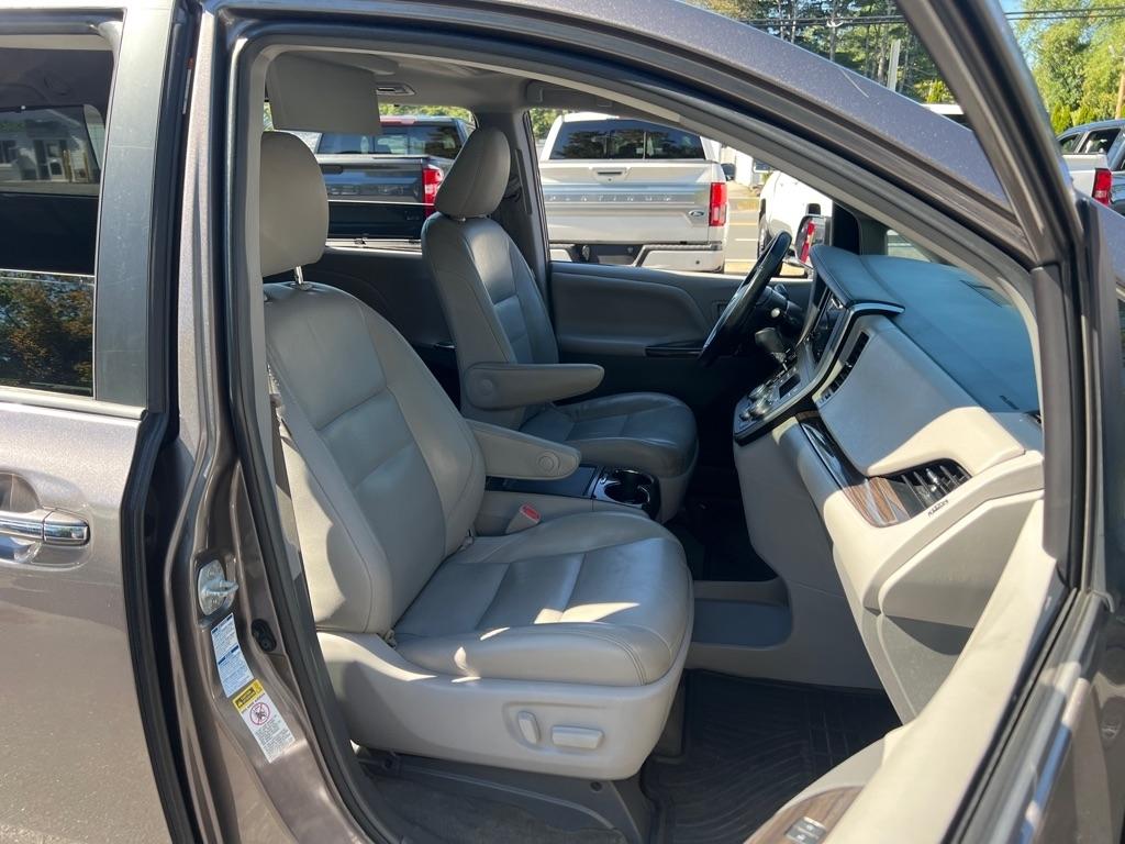 Toyota Sienna  2015