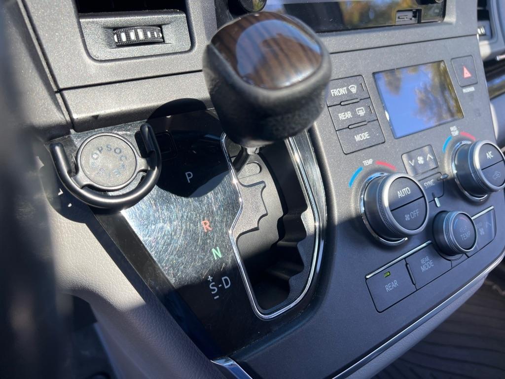 Toyota Sienna  2015