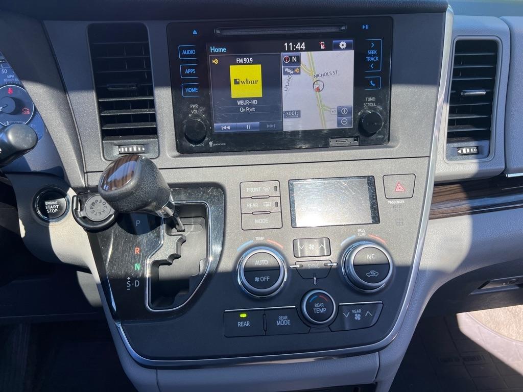 Toyota Sienna  2015
