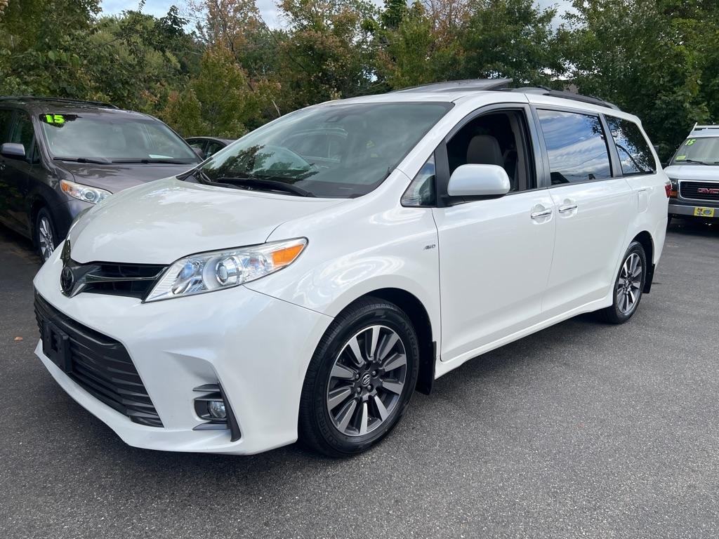 2018 Toyota Sienna XLE