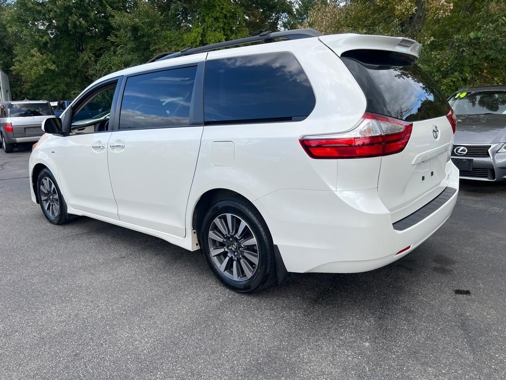 Toyota Sienna  2018