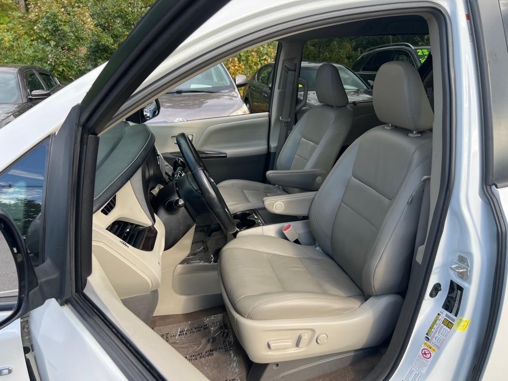 Toyota Sienna  2018