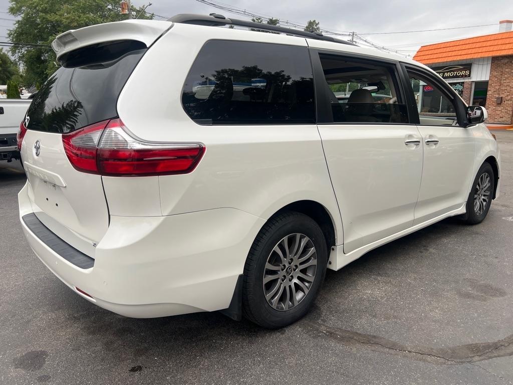 Toyota Sienna  2020