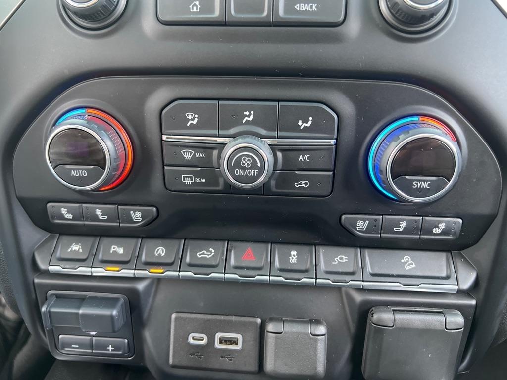 Chevrolet Silverado 1500  2021