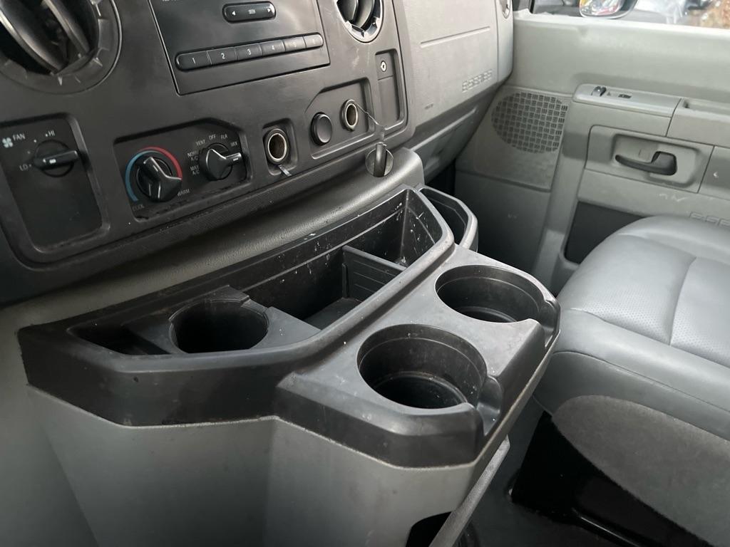 Ford Econoline Commercial Cutaway  2014