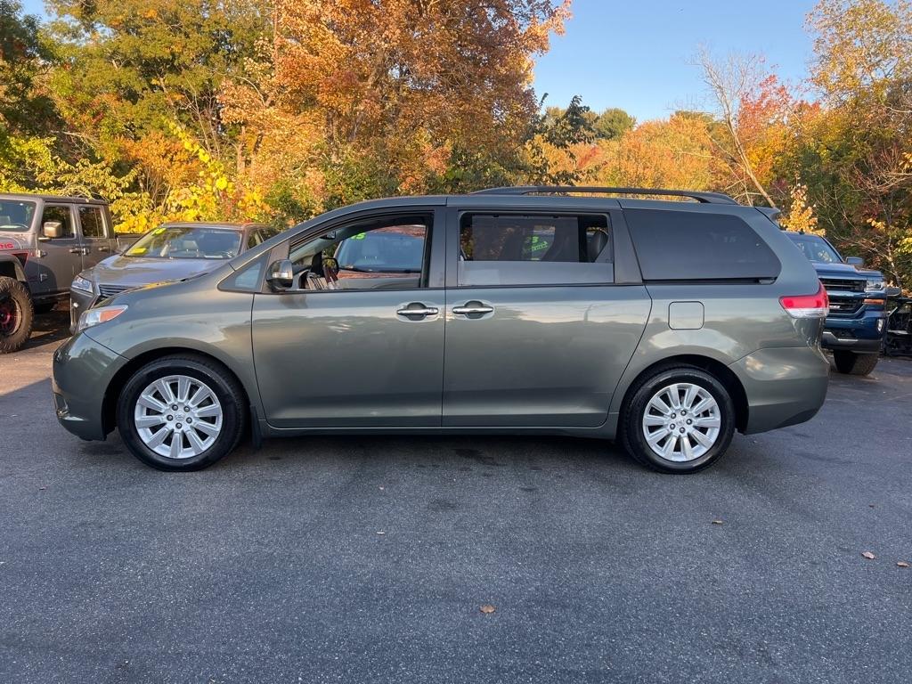 Toyota Sienna  2013