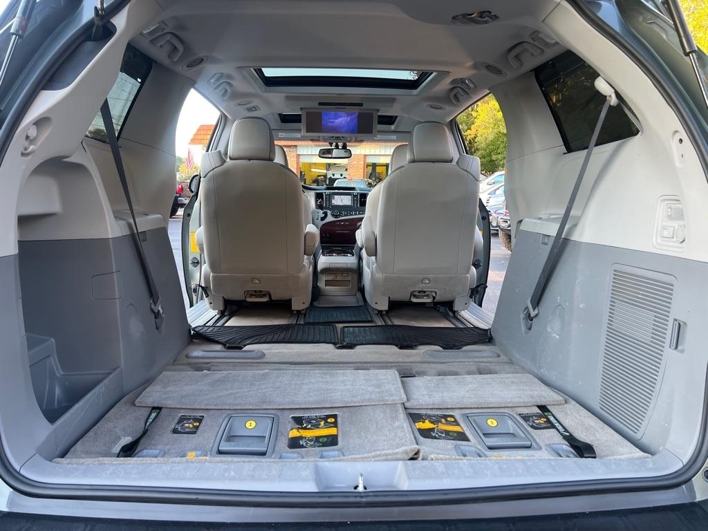Toyota Sienna  2013