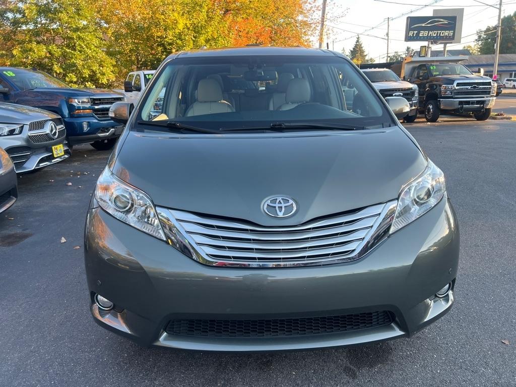 Toyota Sienna  2013
