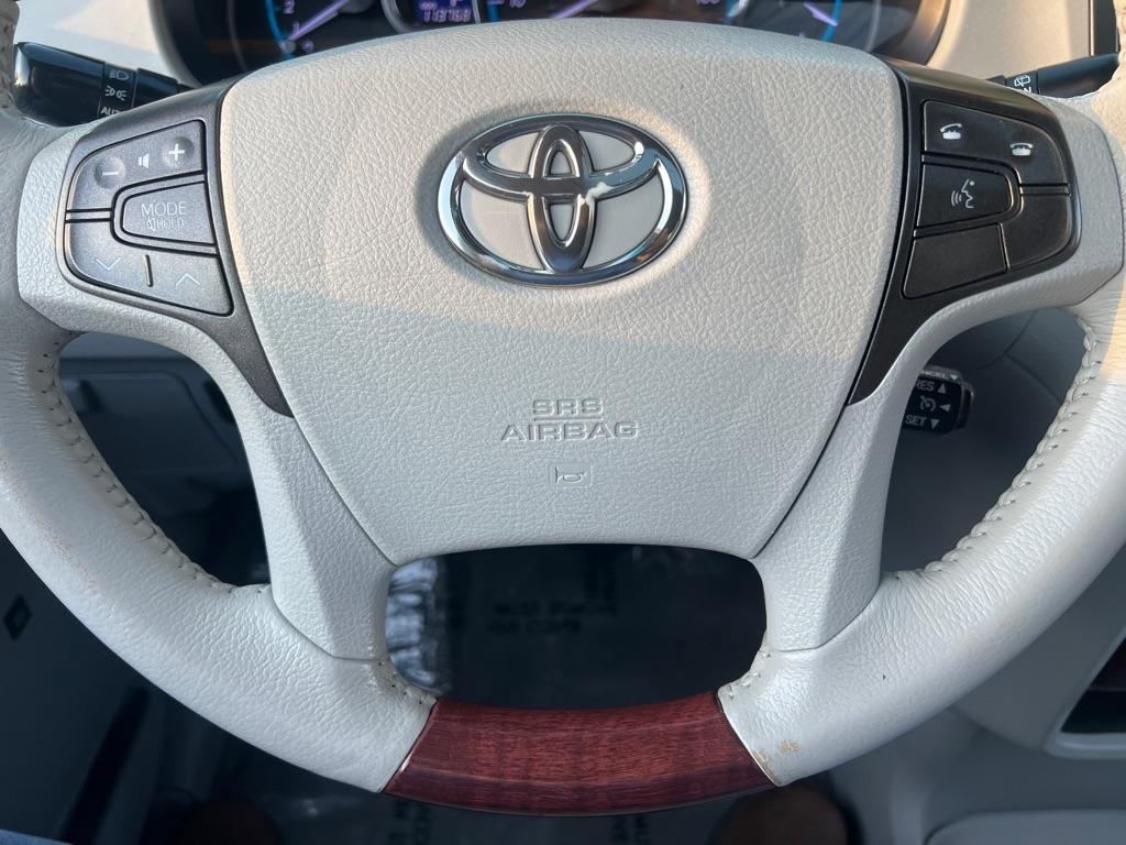 Toyota Sienna  2013