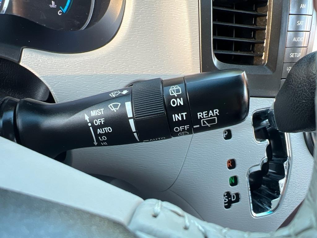 Toyota Sienna  2013