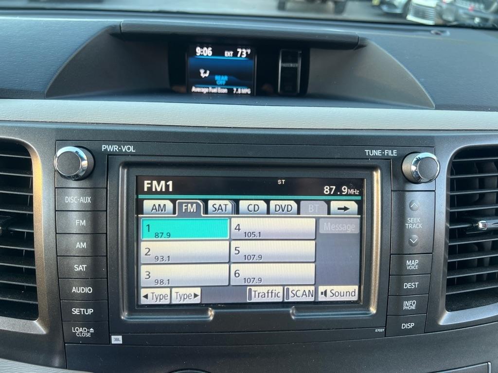 Toyota Sienna  2013