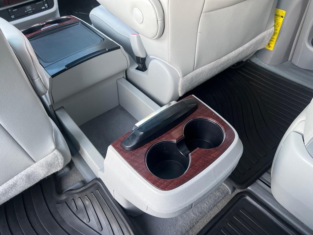 Toyota Sienna  2013