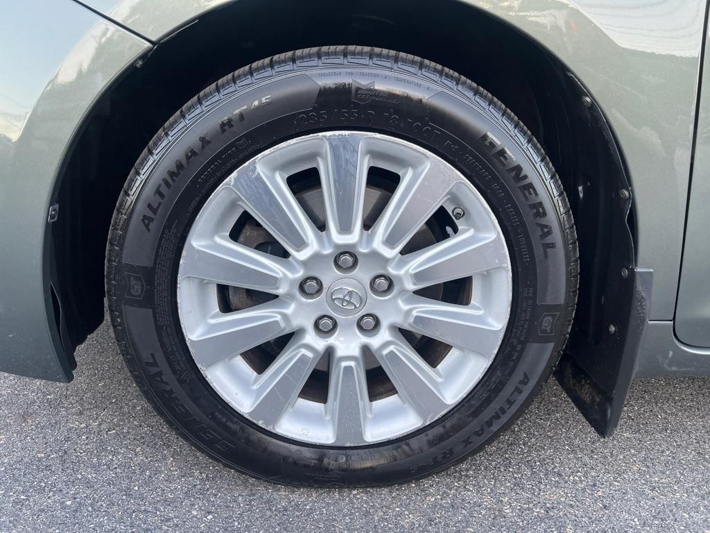 Toyota Sienna  2013