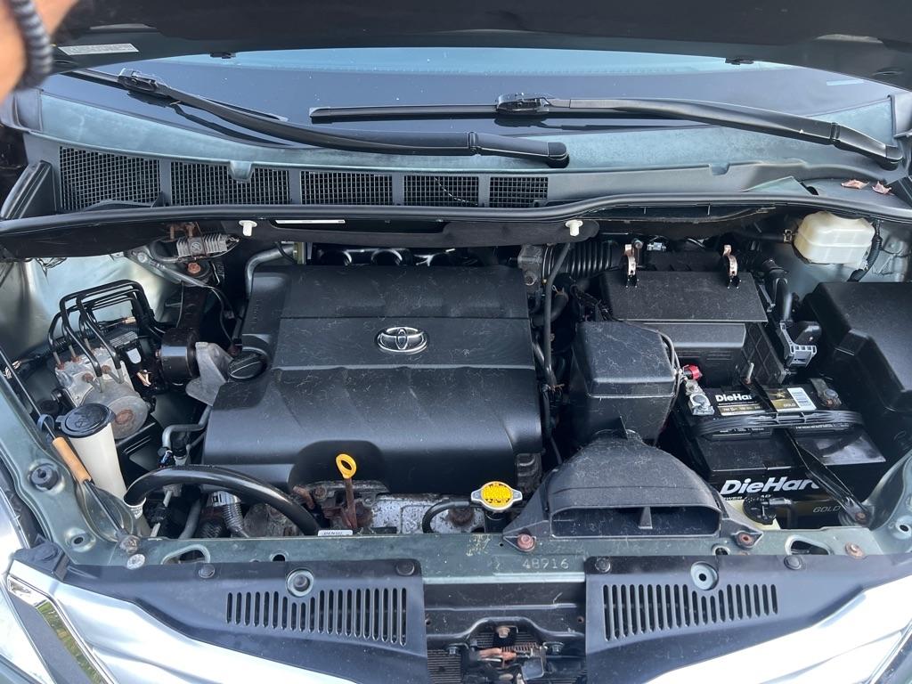 Toyota Sienna  2013