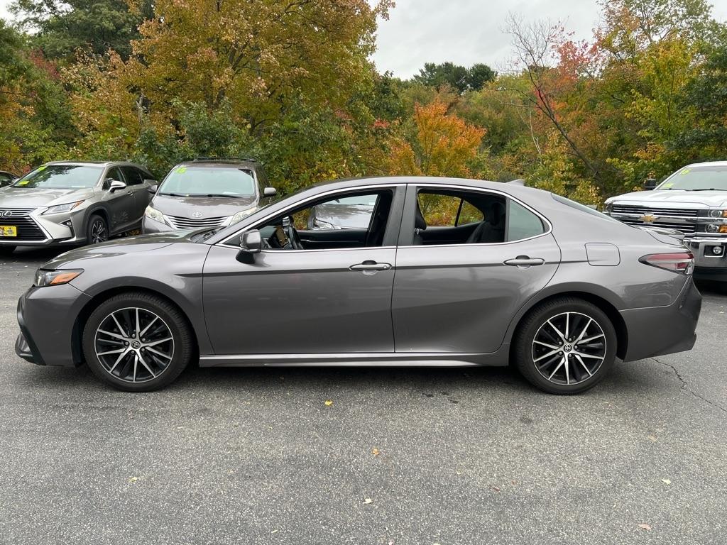 Toyota Camry  2021