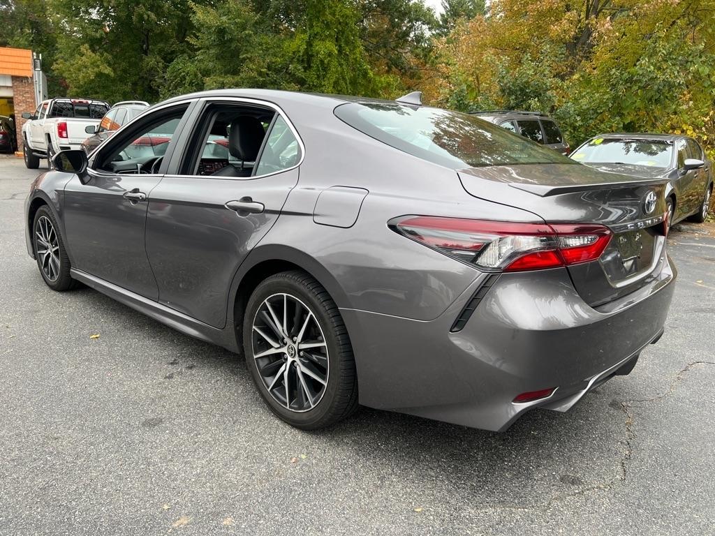 Toyota Camry  2021