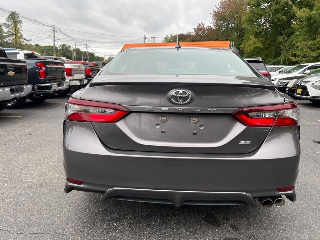 Toyota Camry  2021