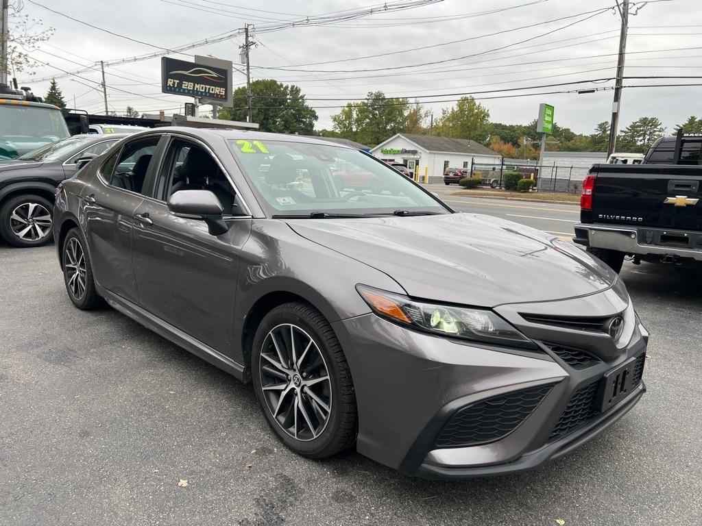 Toyota Camry  2021