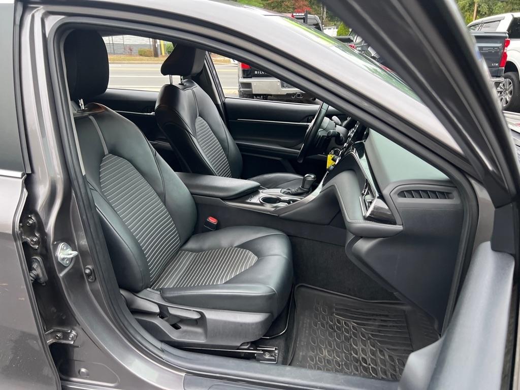 Toyota Camry  2021