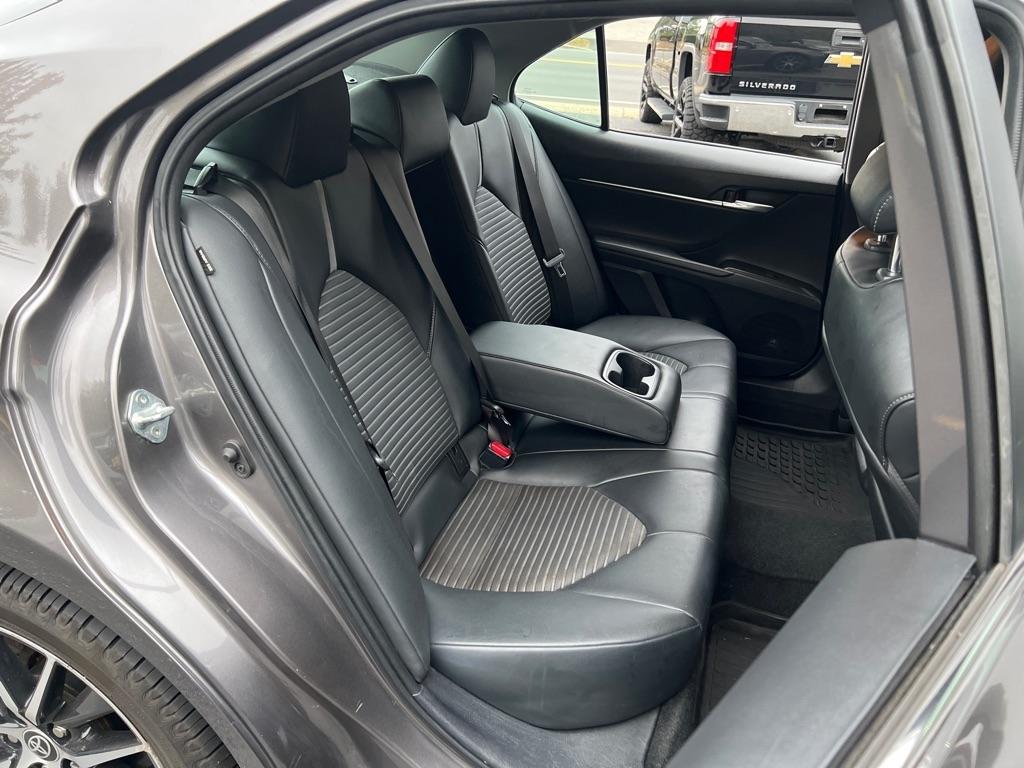 Toyota Camry  2021