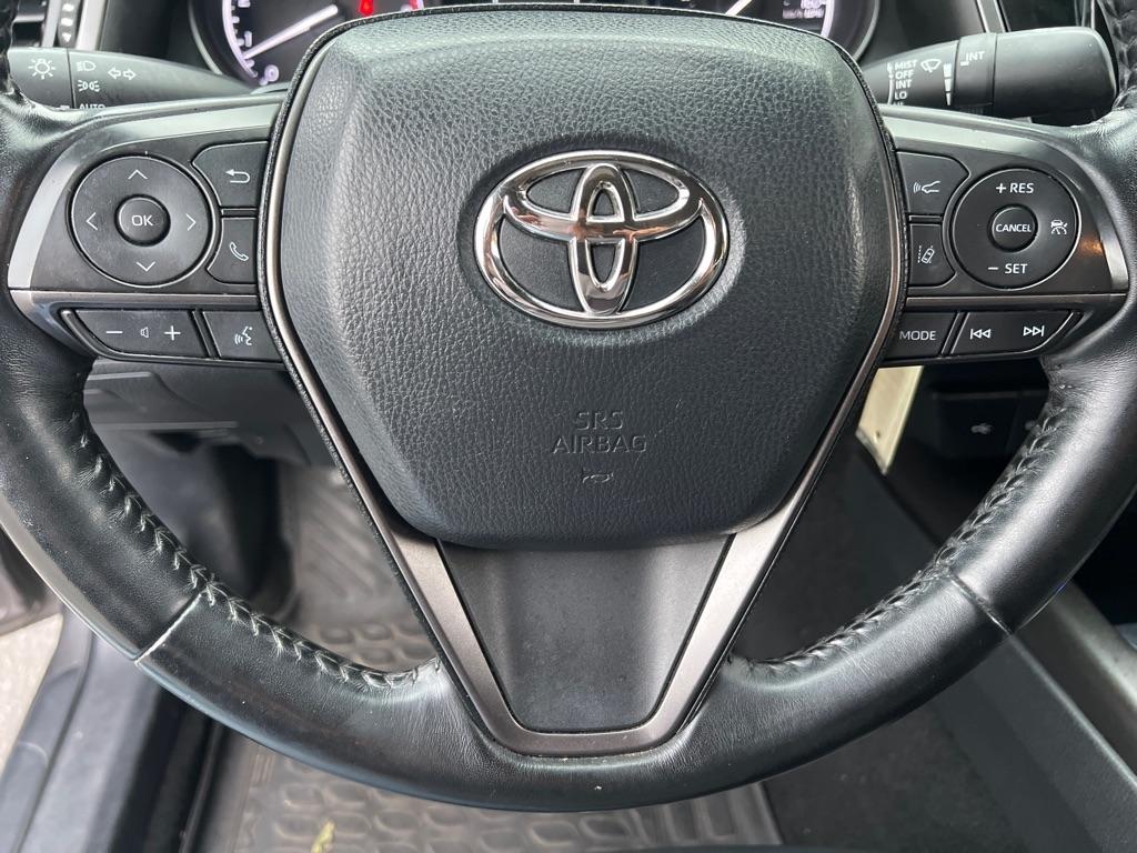 Toyota Camry  2021