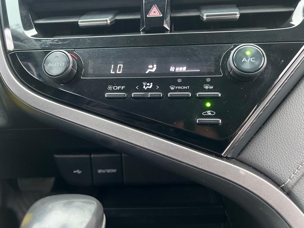 Toyota Camry  2021