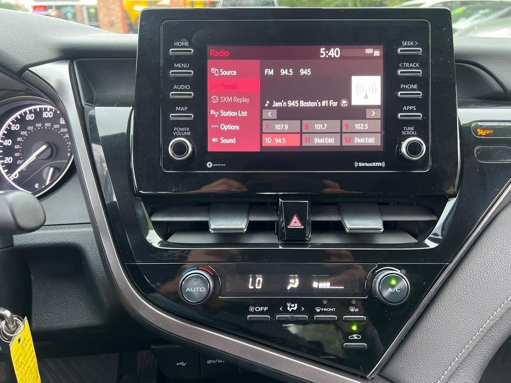Toyota Camry  2021
