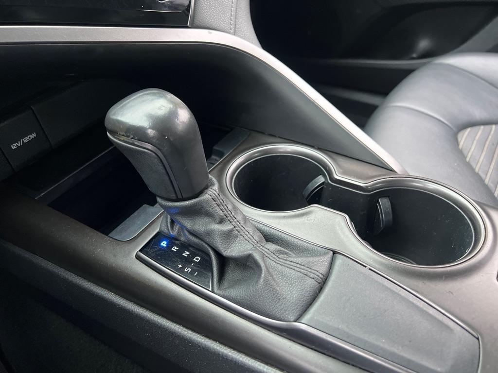 Toyota Camry  2021
